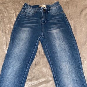 woman’s high rise skinny jeans size 3